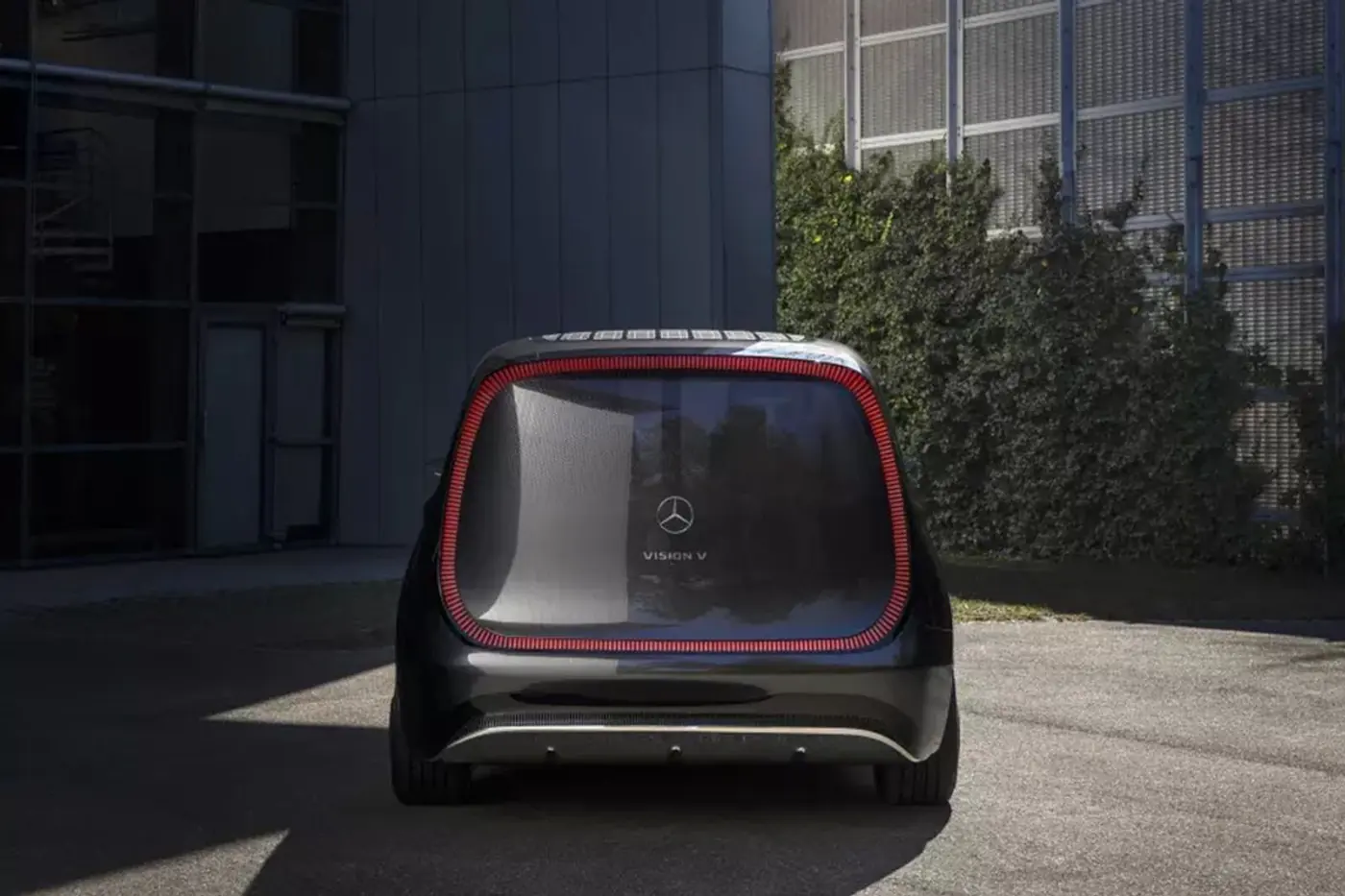 Mercedes-Benz выходит на рынок минивэнов класса люкс с концептом Vision V