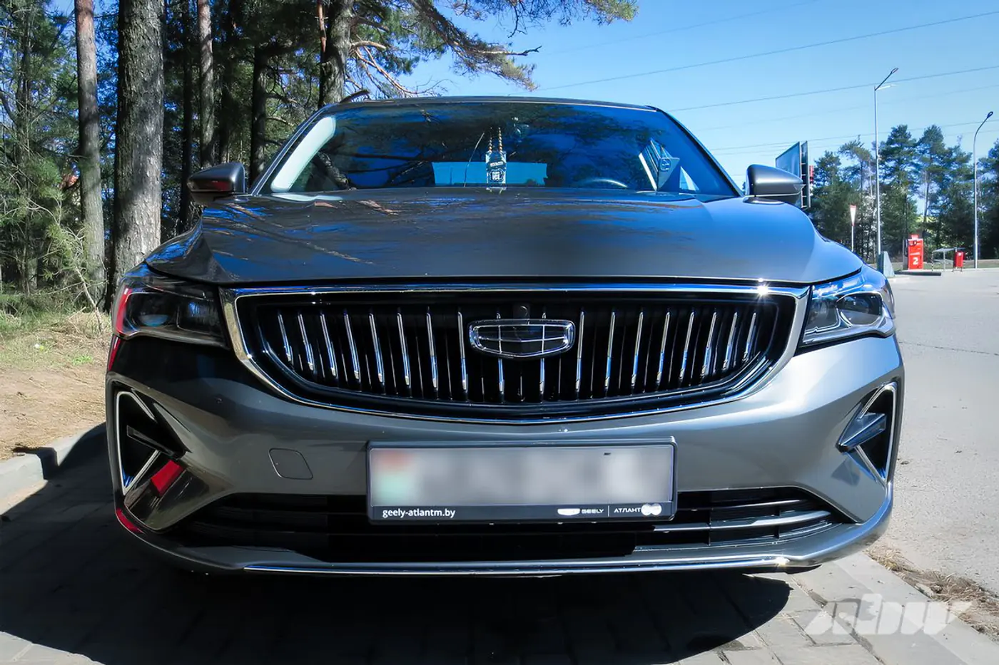 Geely_Emgrand_спереди