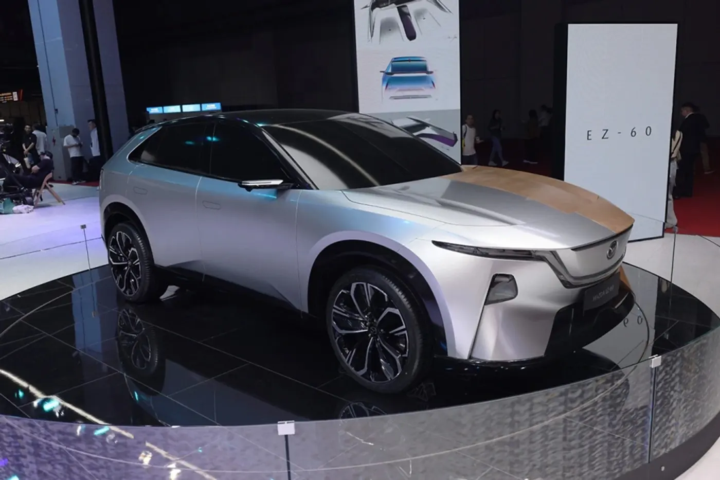 В Китае дебютировал кроссовер Mazda EZ-60: подробности