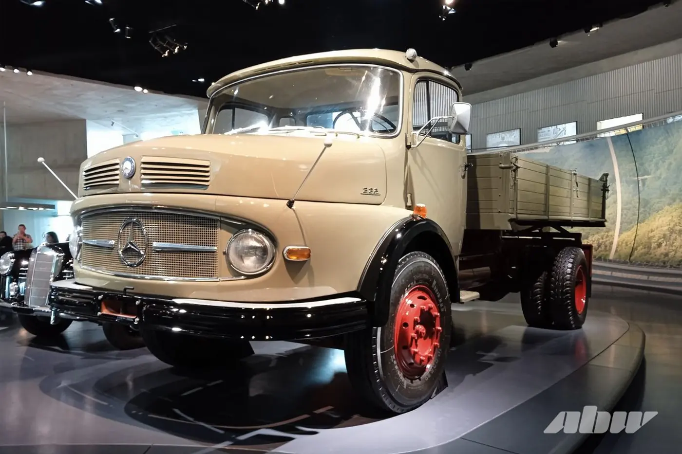 Запах Mercedes. Экскурсия по музею марки в Штутгарте: часть вторая