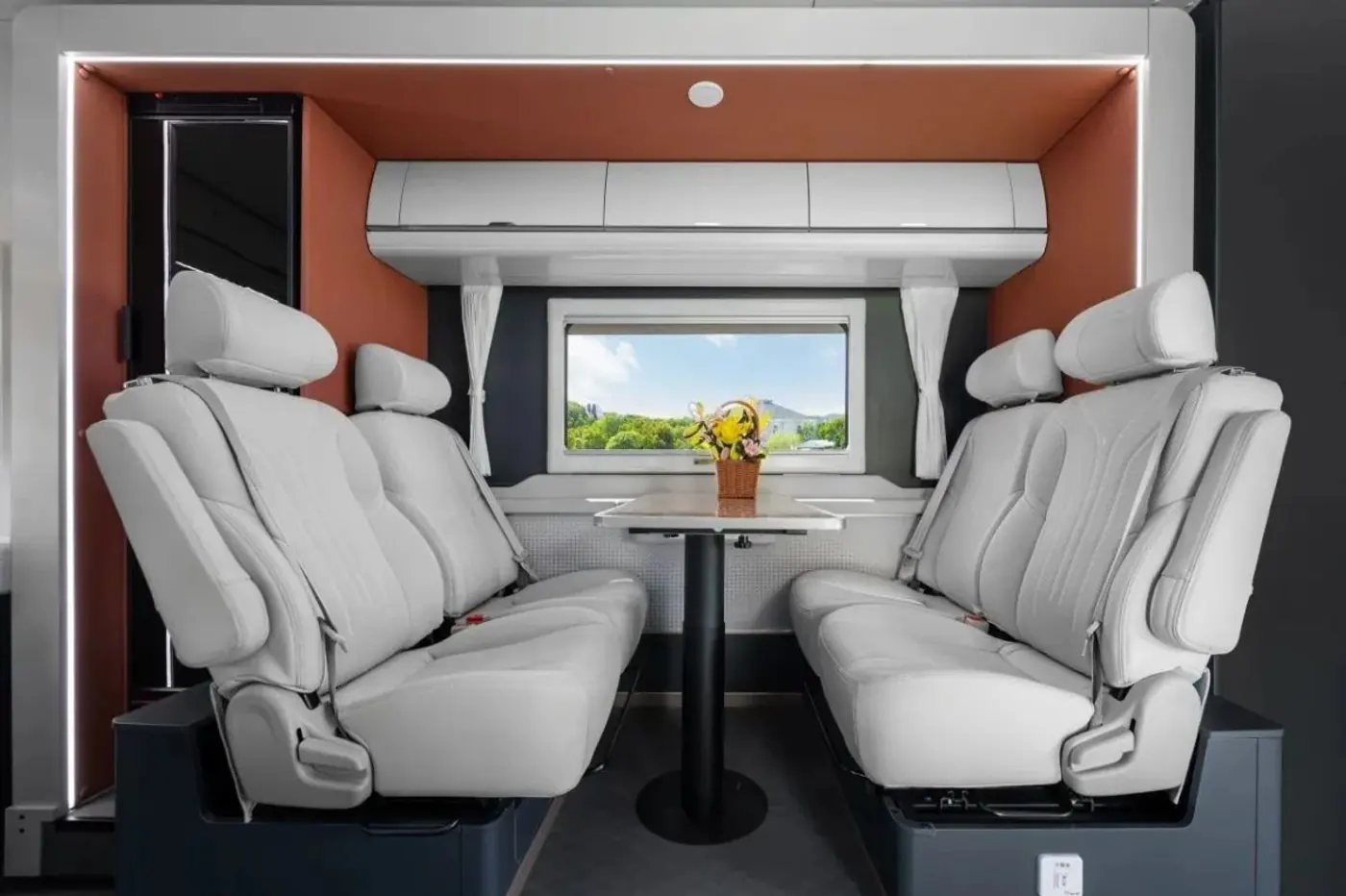 SAIC Maxus представила автодом, готовый к путешествию длиной в 2000 км