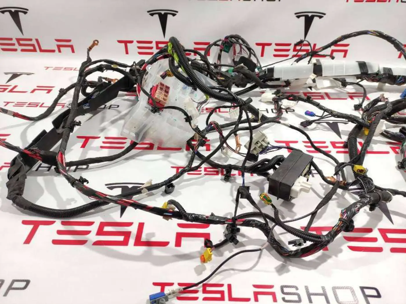 Проводка к Tesla Model X 2017