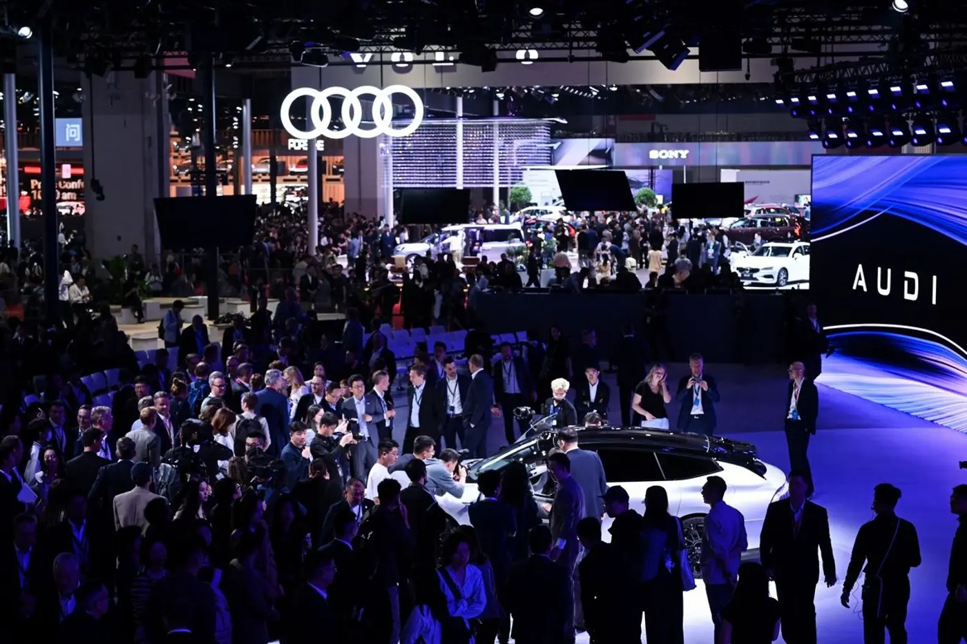 Шанхайский экспресс: «немцы» и «японцы» на выставке Auto Shanghai 2025