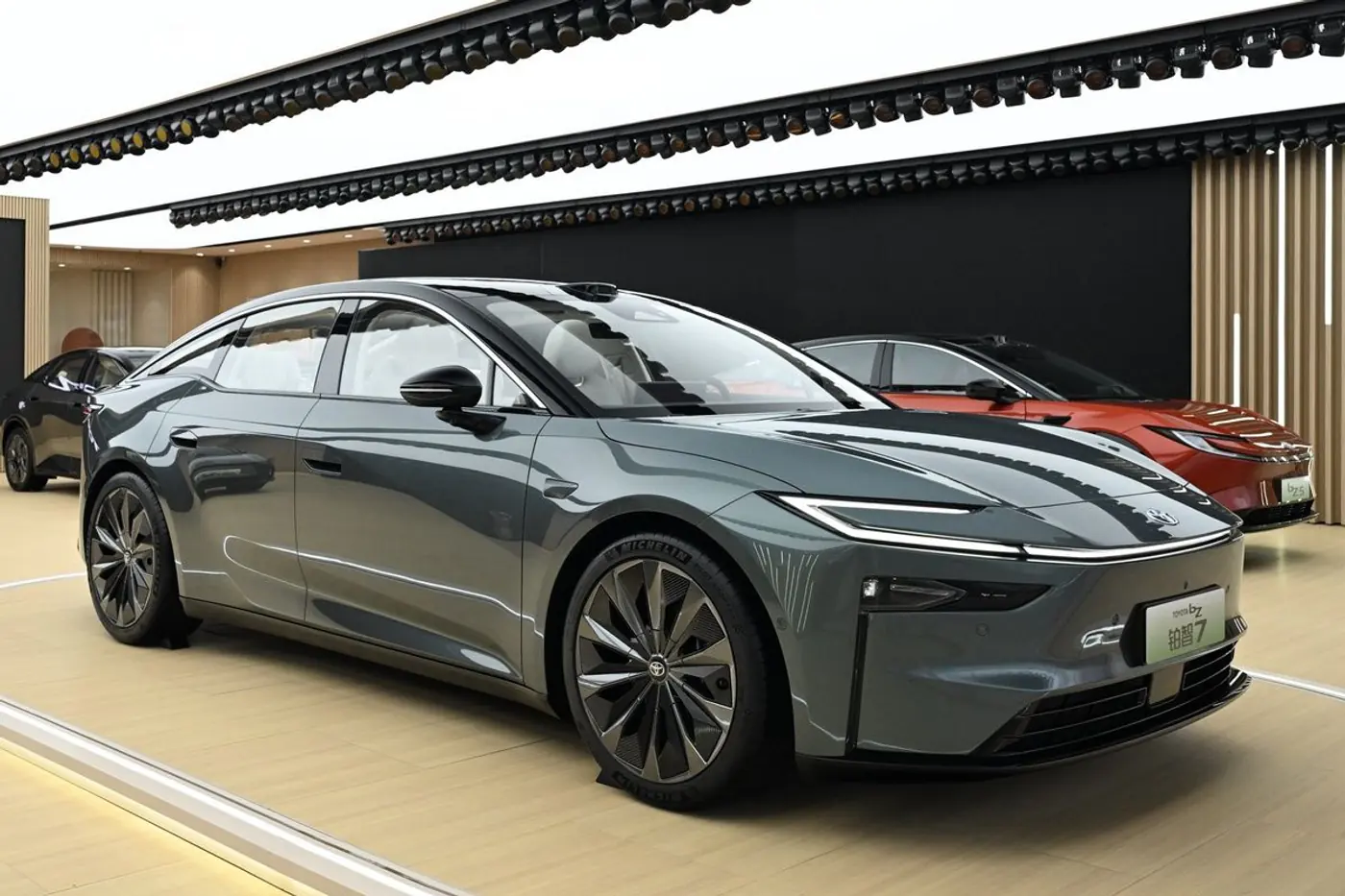 Шанхайский экспресс: «немцы» и «японцы» на выставке Auto Shanghai 2025