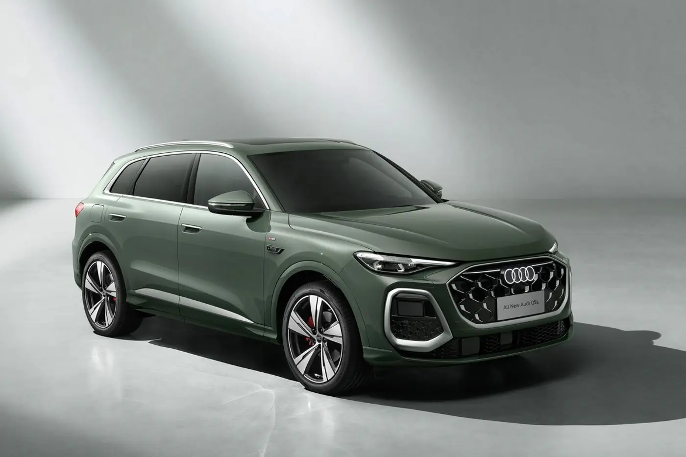Шанхайский экспресс: «немцы» и «японцы» на выставке Auto Shanghai 2025