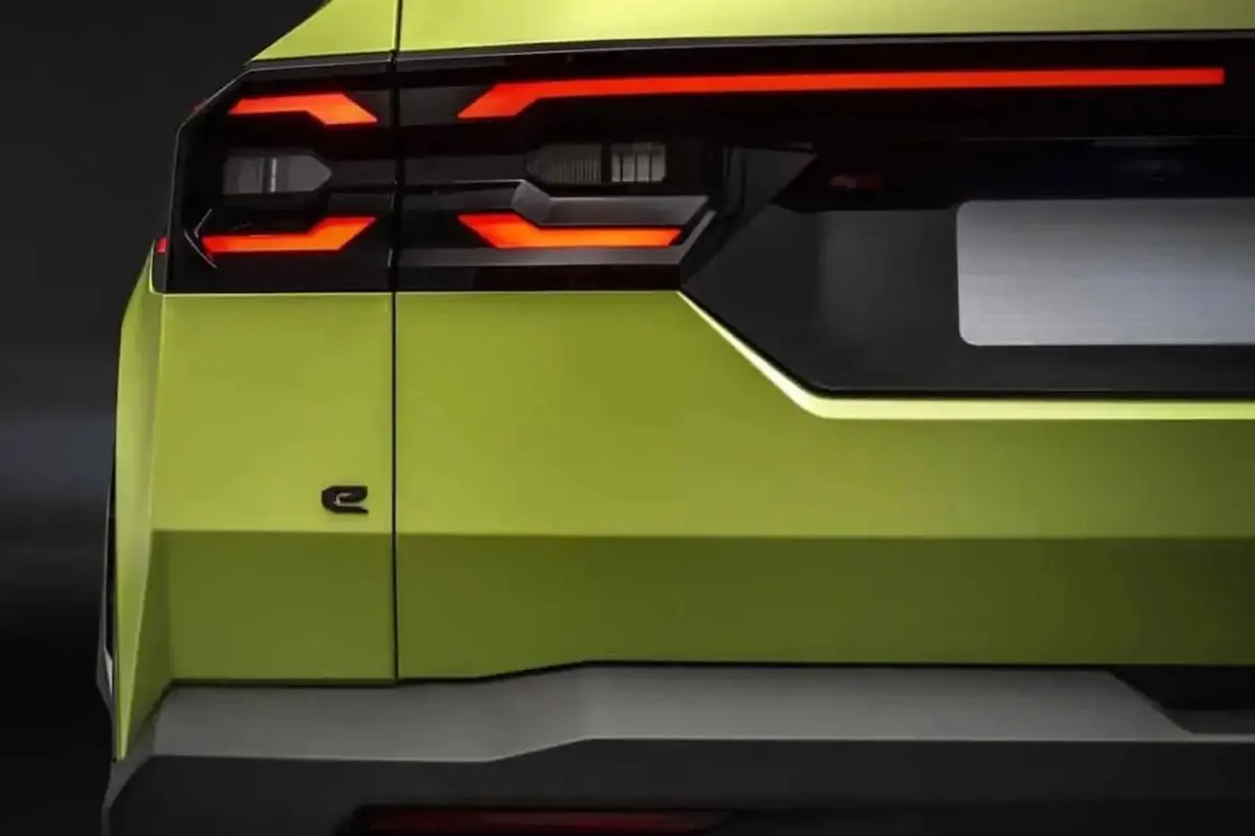 Jeep Compass готовится к выходу: и гибрид, и «электричка»