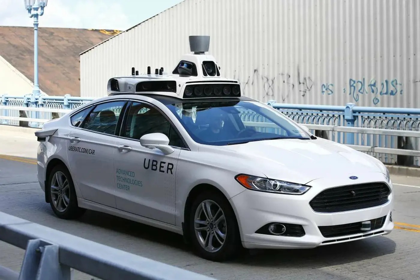 Uber и китайская Momenta запустят роботакси в Европе в 2026 году