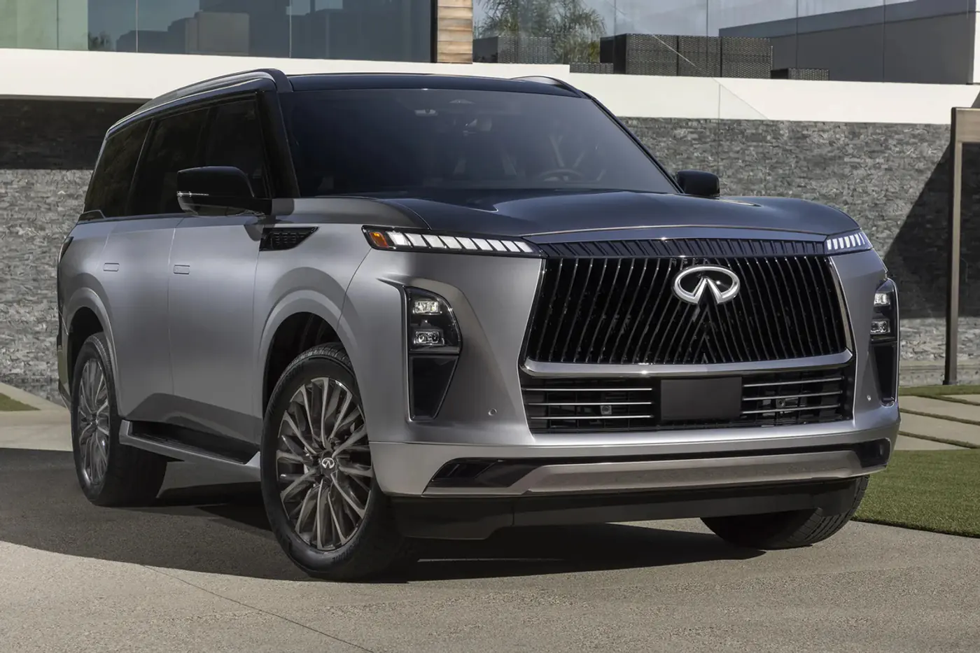 В Китае вышел Infiniti QX80 2025 с новым V6