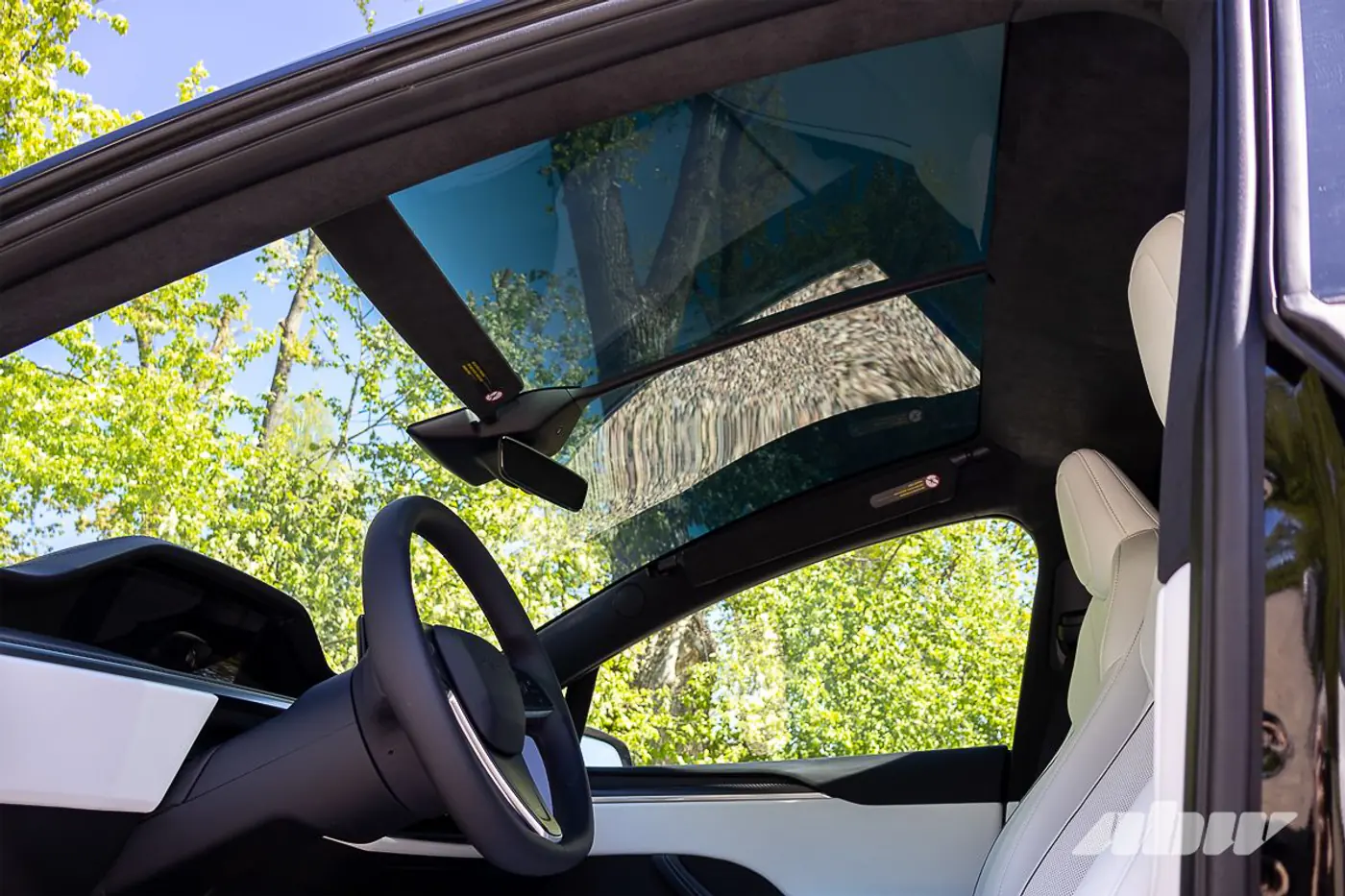 Искажатель реальности: тест Tesla Model X Plaid с пробегом