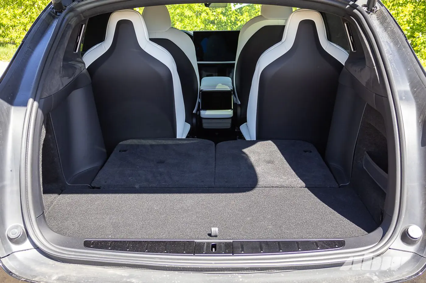 Искажатель реальности: тест Tesla Model X Plaid с пробегом