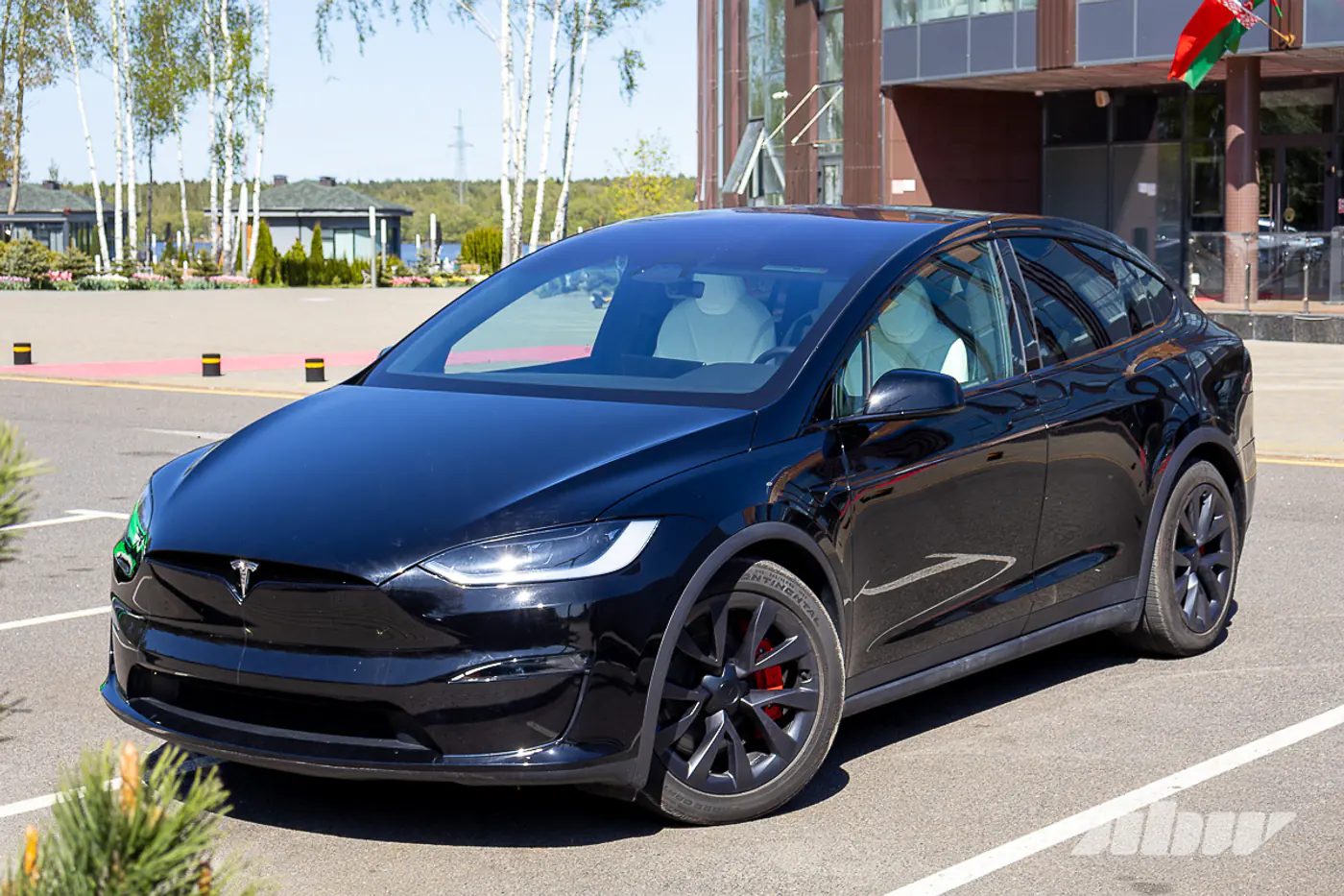 Искажатель реальности: тест Tesla Model X Plaid с пробегом