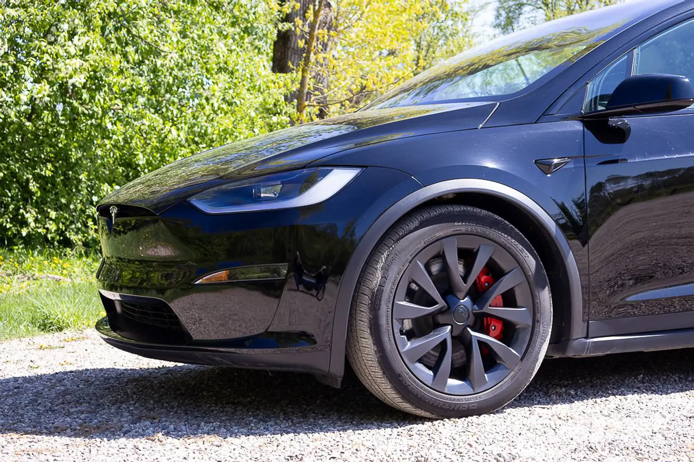 Искажатель реальности: тест Tesla Model X Plaid с пробегом