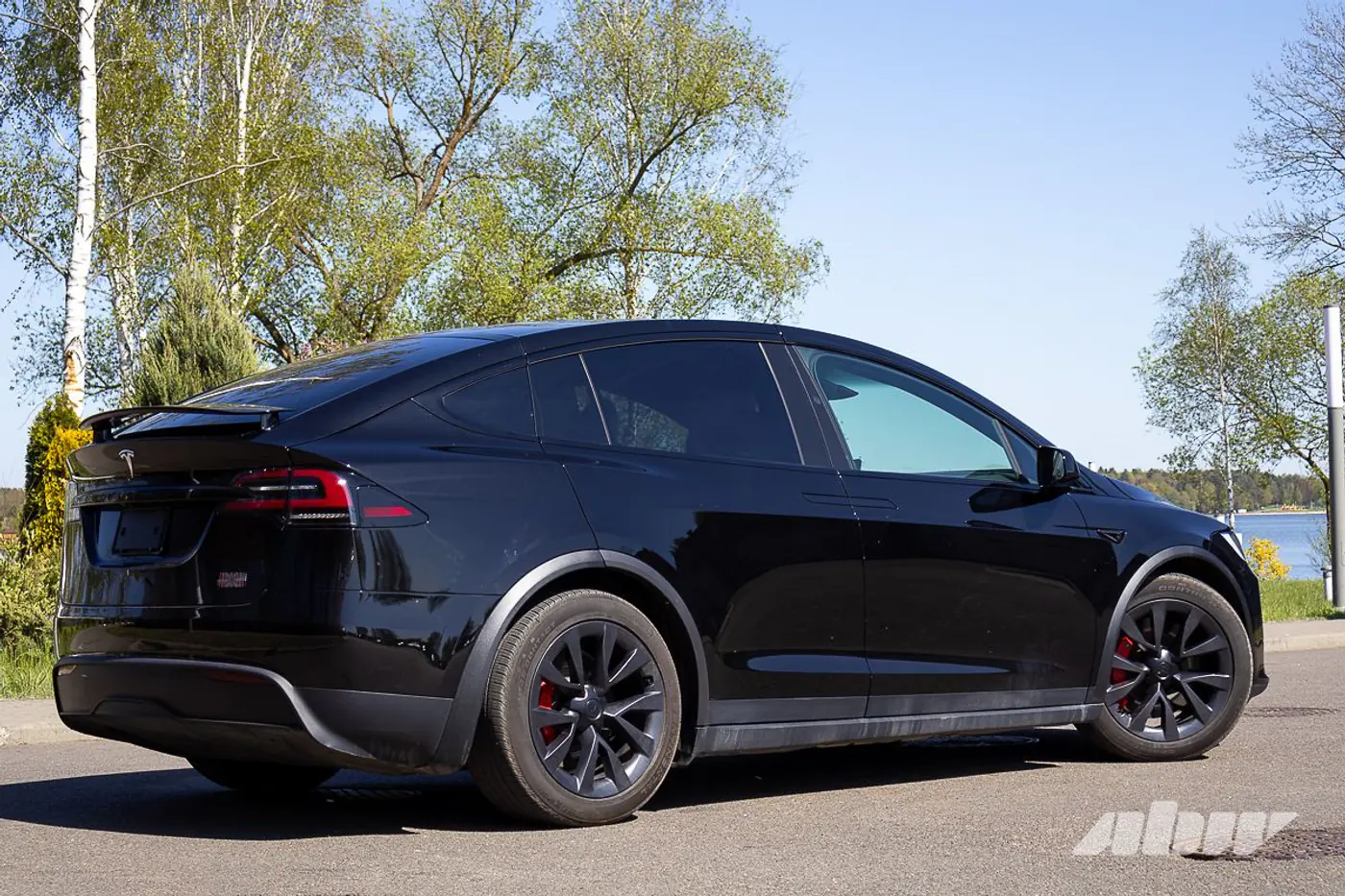 Искажатель реальности: тест Tesla Model X Plaid с пробегом