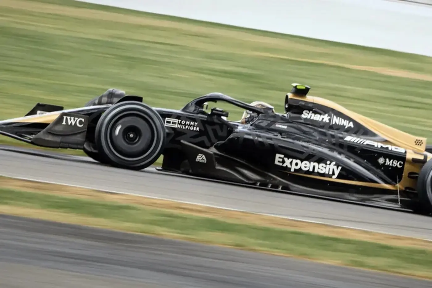 Эпизоды фильма «F1» с Брэдом Питтом переснимут в США