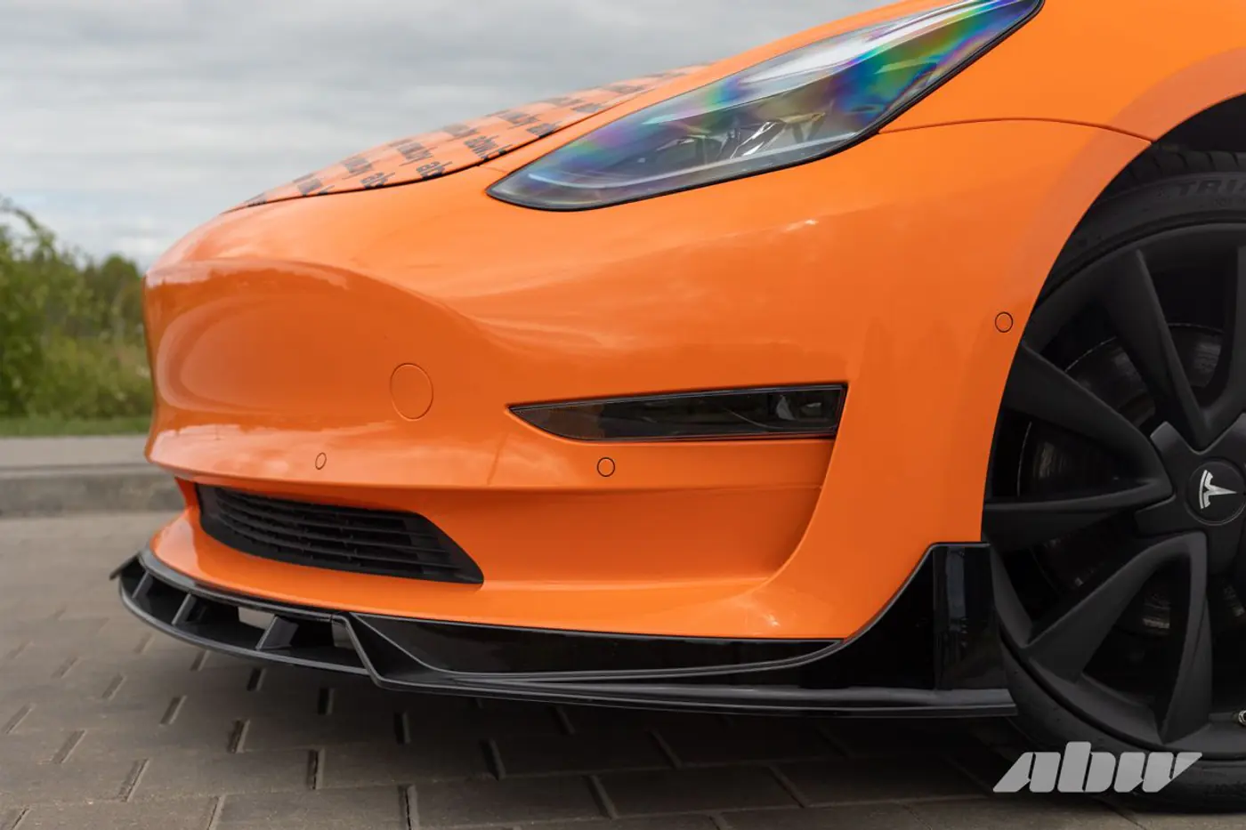 Это наша Tesla! Вот как «утопленница» из Канады стала ярким проектом