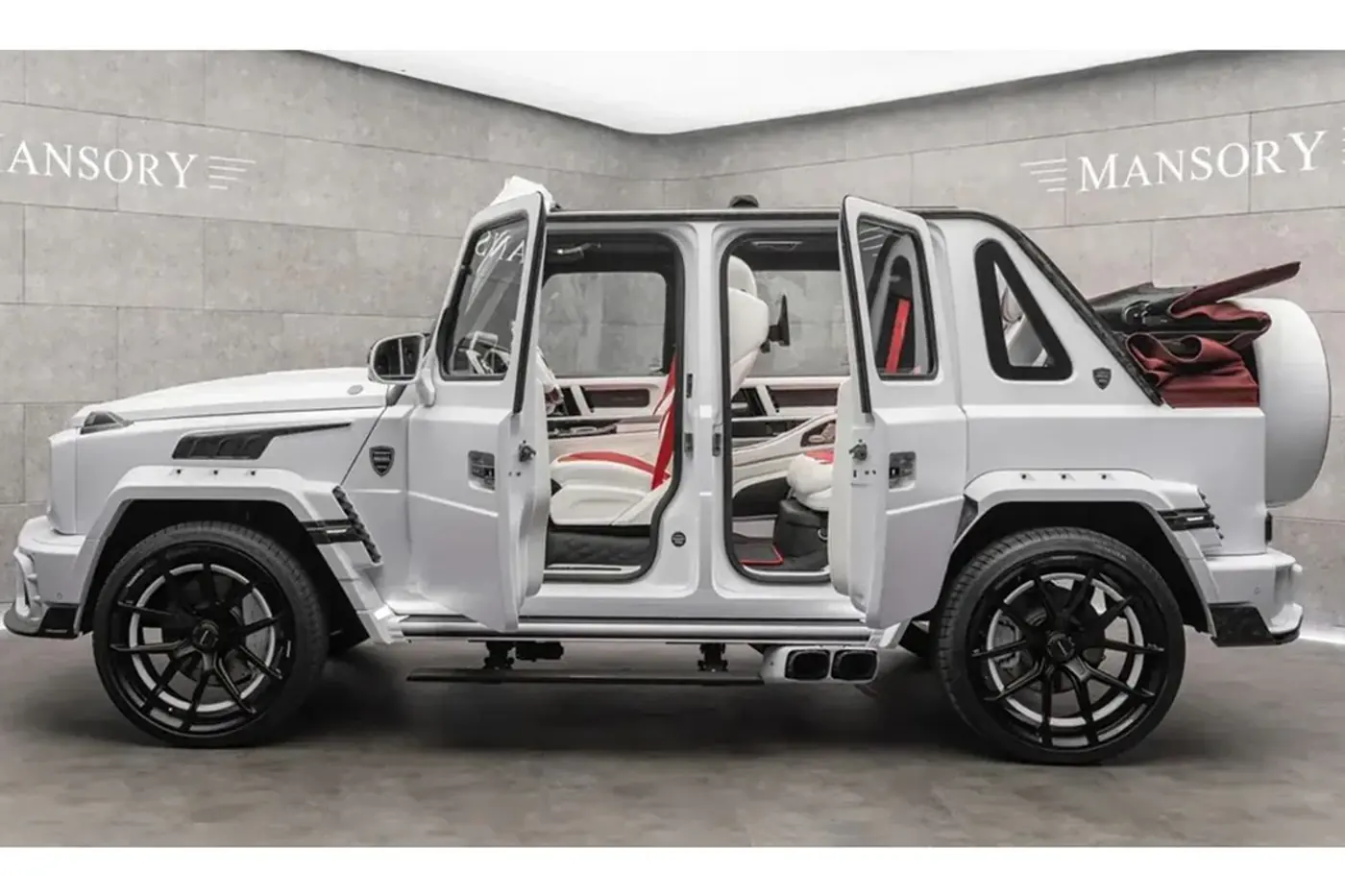 Mansory построила идеальный новый «папамобиль» для Льва XIV
