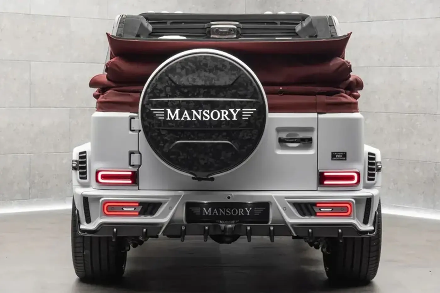 Mansory построила идеальный новый «папамобиль» для Льва XIV