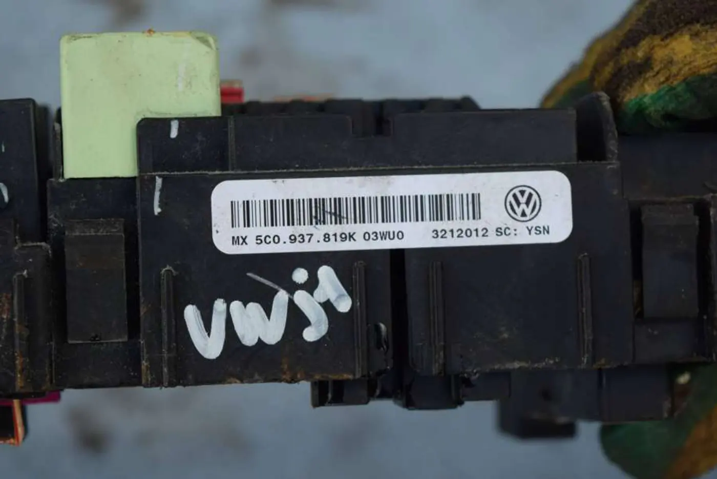 Блок реле к Volkswagen Jetta 2013