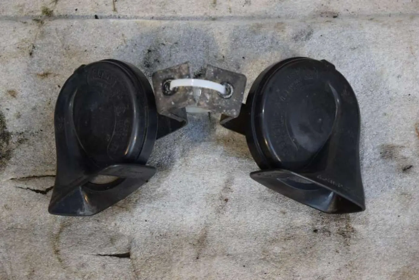 Сигнал (клаксон) к Volvo S80 2000
