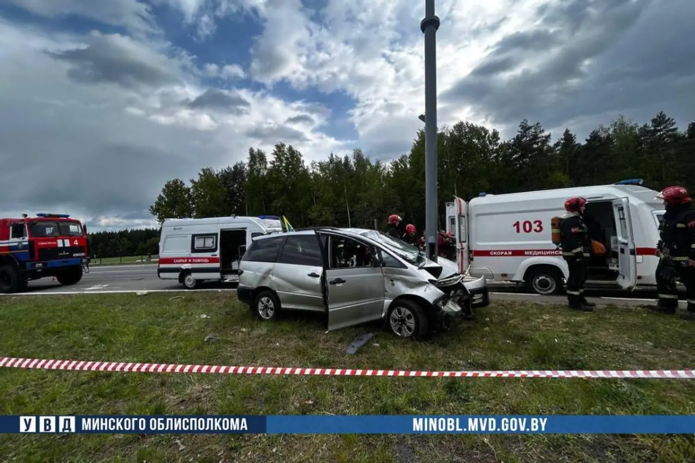 На трассе М5 Toyota врезалась в столб. Водитель уснул?