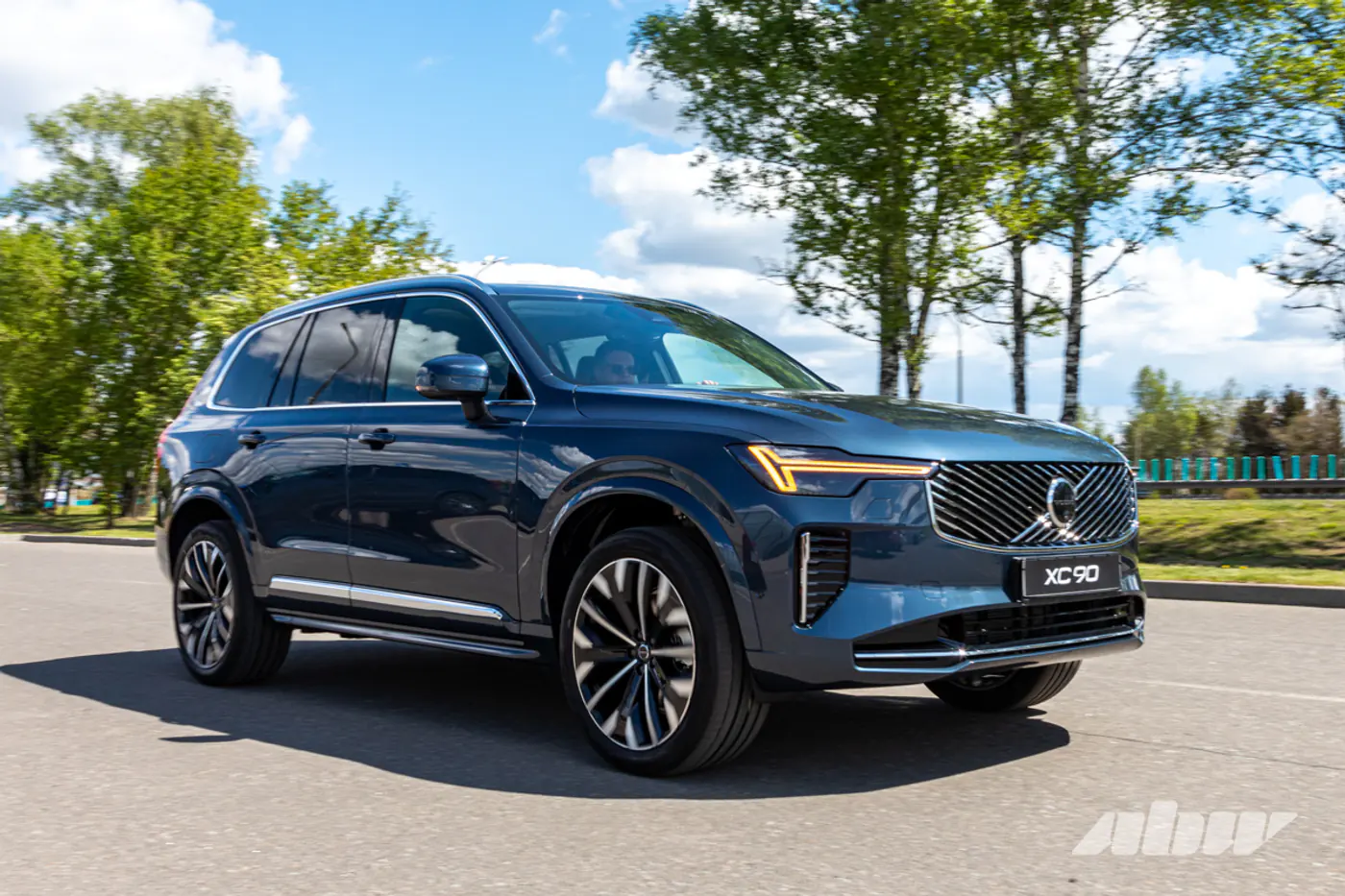Он такой один: знакомимся с обновленным Volvo XC90