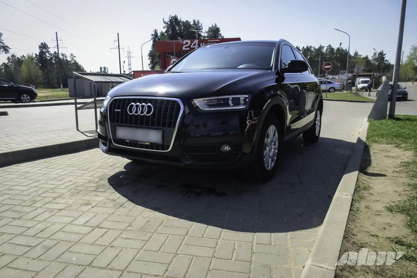 Audi_Q3_спереди_слева   