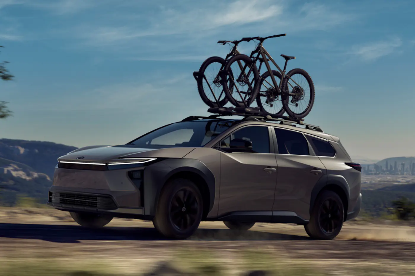У кроссовера Toyota bZ4X появилась удлиненная «приключенческая» версия