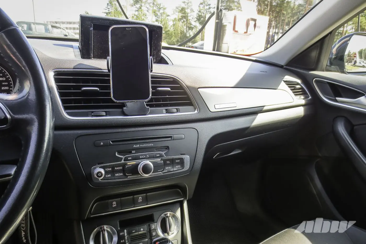 Audi_Q3_передняя_панель