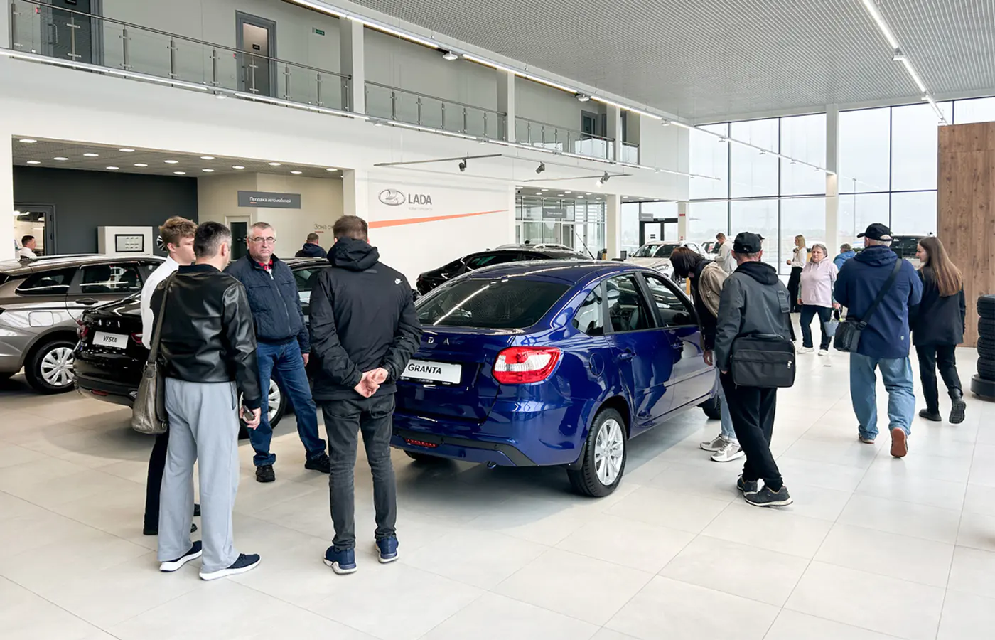 Забирайте уже сегодня даже без аванса! Черная пятница с рекордными скидками в концептуальной сети LADA.BY. Кредит до 10 лет, платеж от 147 рублей в месяц