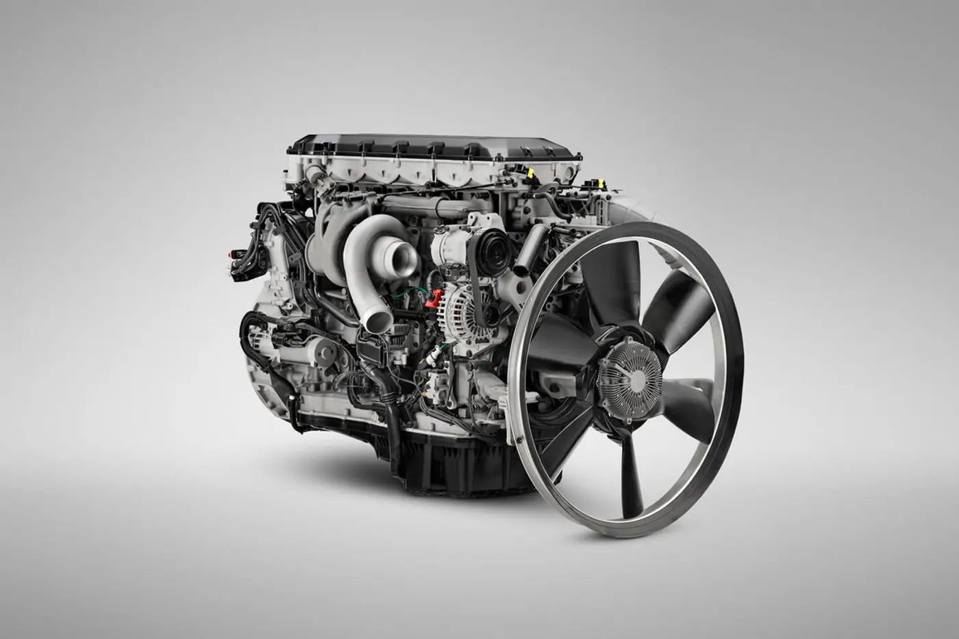 Scania представила двигатель Super 11 мощностью до 430 л.с.