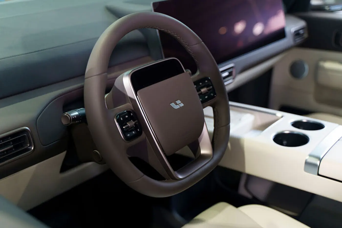 В России могут отключить «серые» автомобили Li Auto