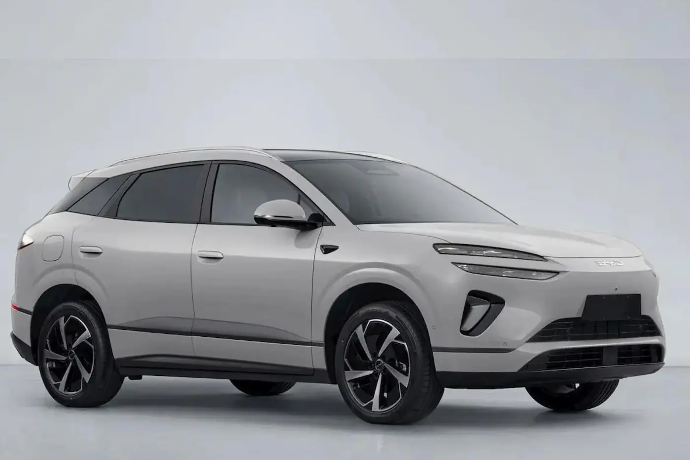BYD обновляет Seal 06: будет гибрид и «электричка» с запасом хода 605 км