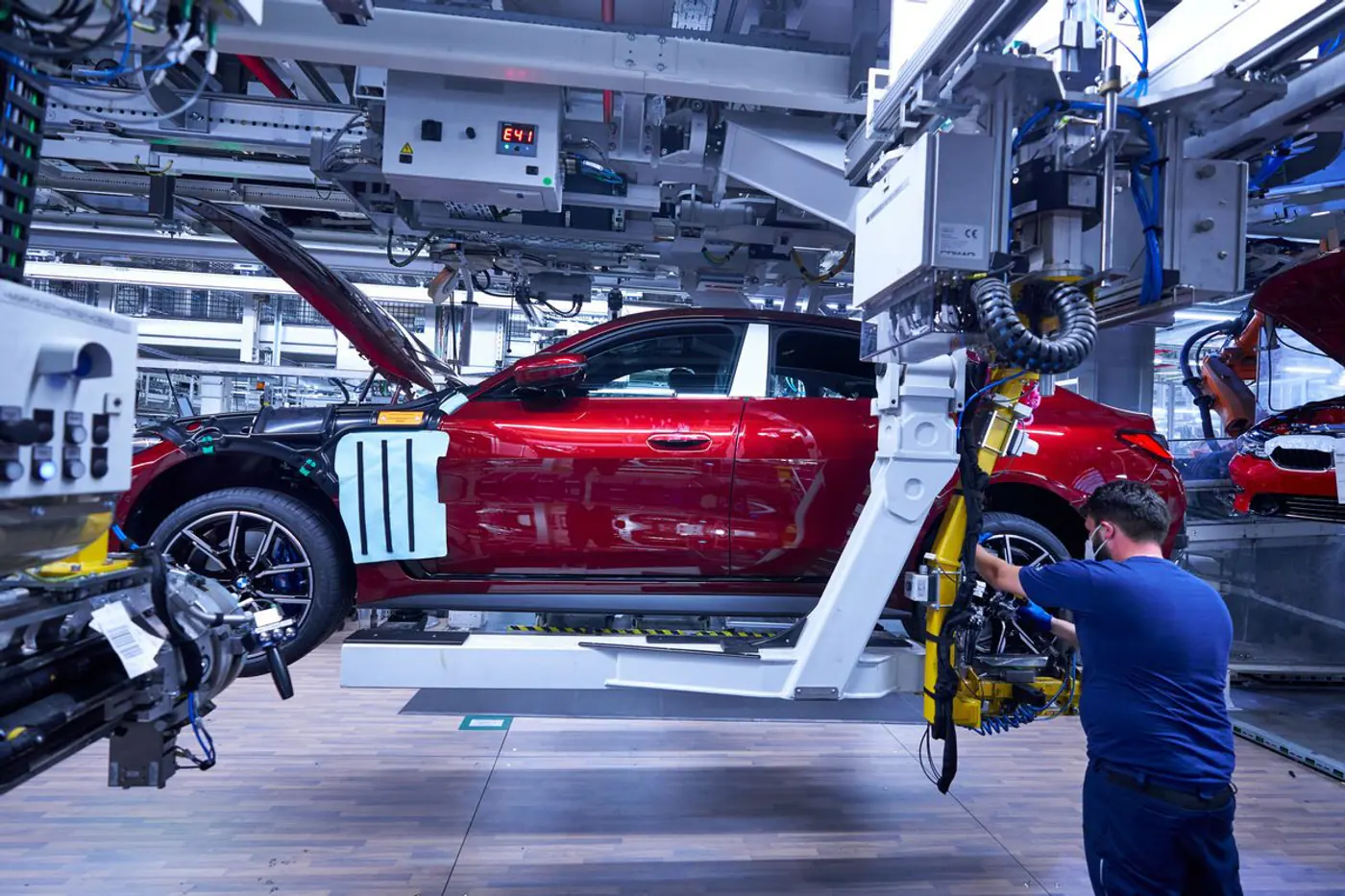 BMW произвела трехмиллионный электрифицированный автомобиль