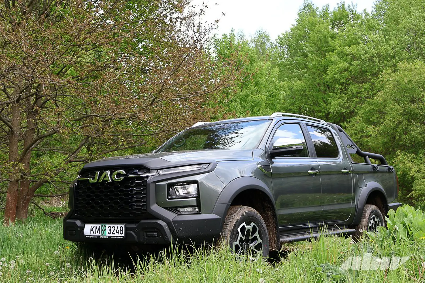 Труженик во фраке: чем хорош флагманский пикап JAC T9