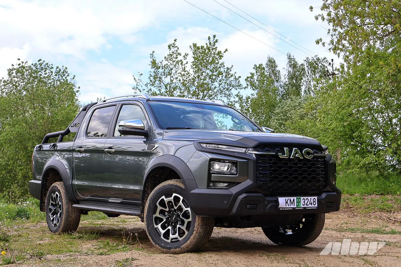 Труженик во фраке: чем хорош флагманский пикап JAC T9