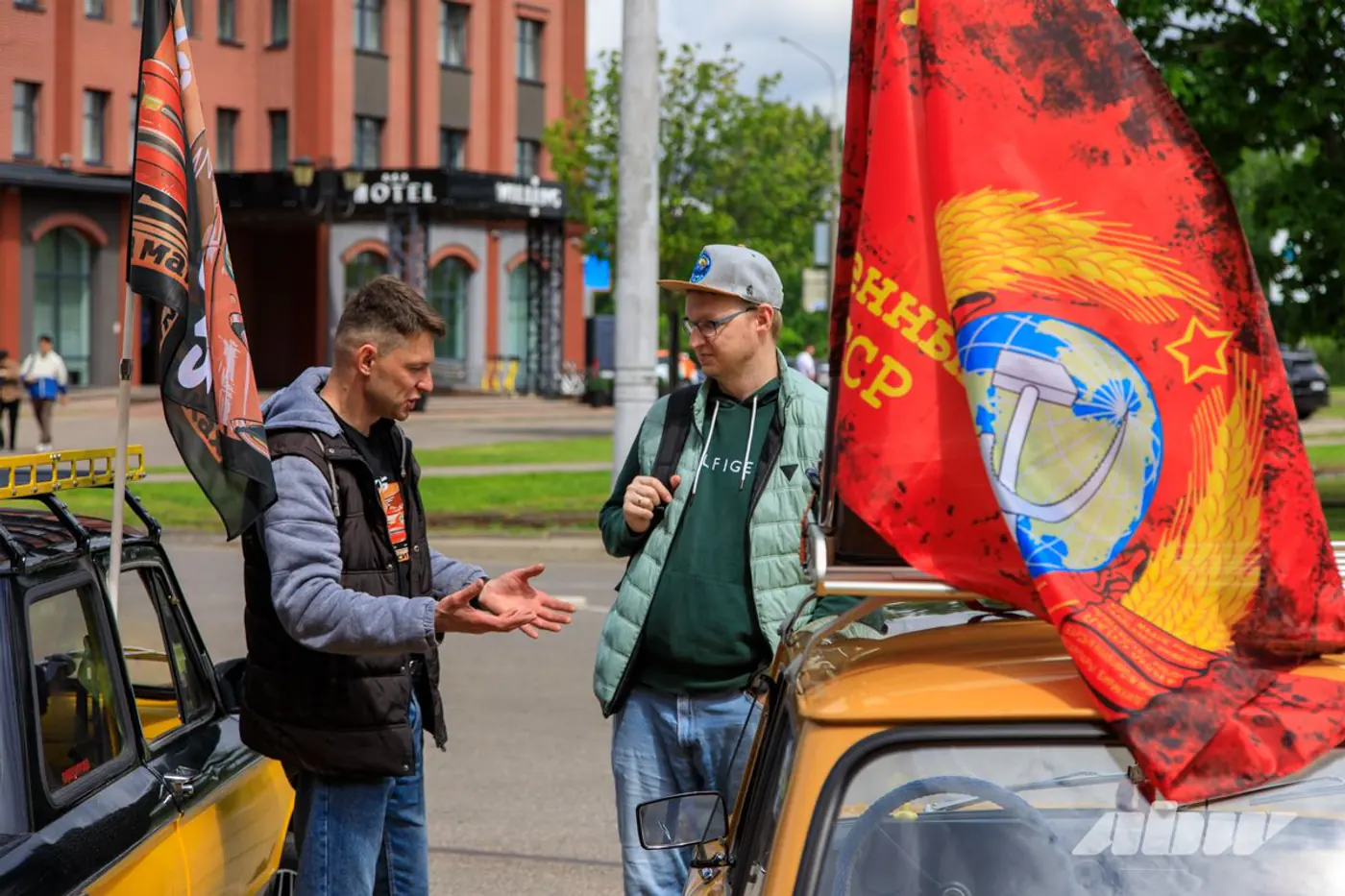 От героя анекдотов до автоиконы: наш репортаж со встречи клуба «Запорожцев»