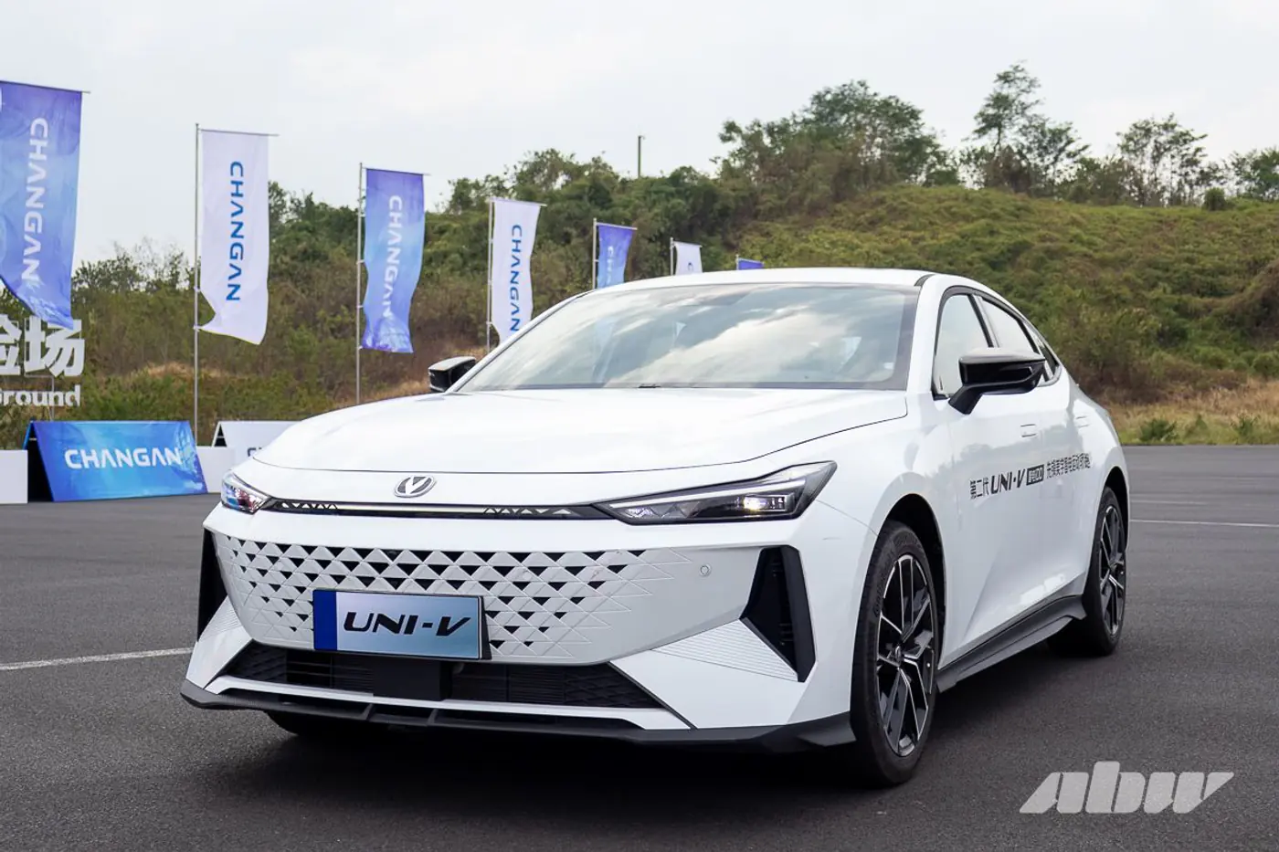 Страна Geely: какие «китайцы» популярны в Беларуси