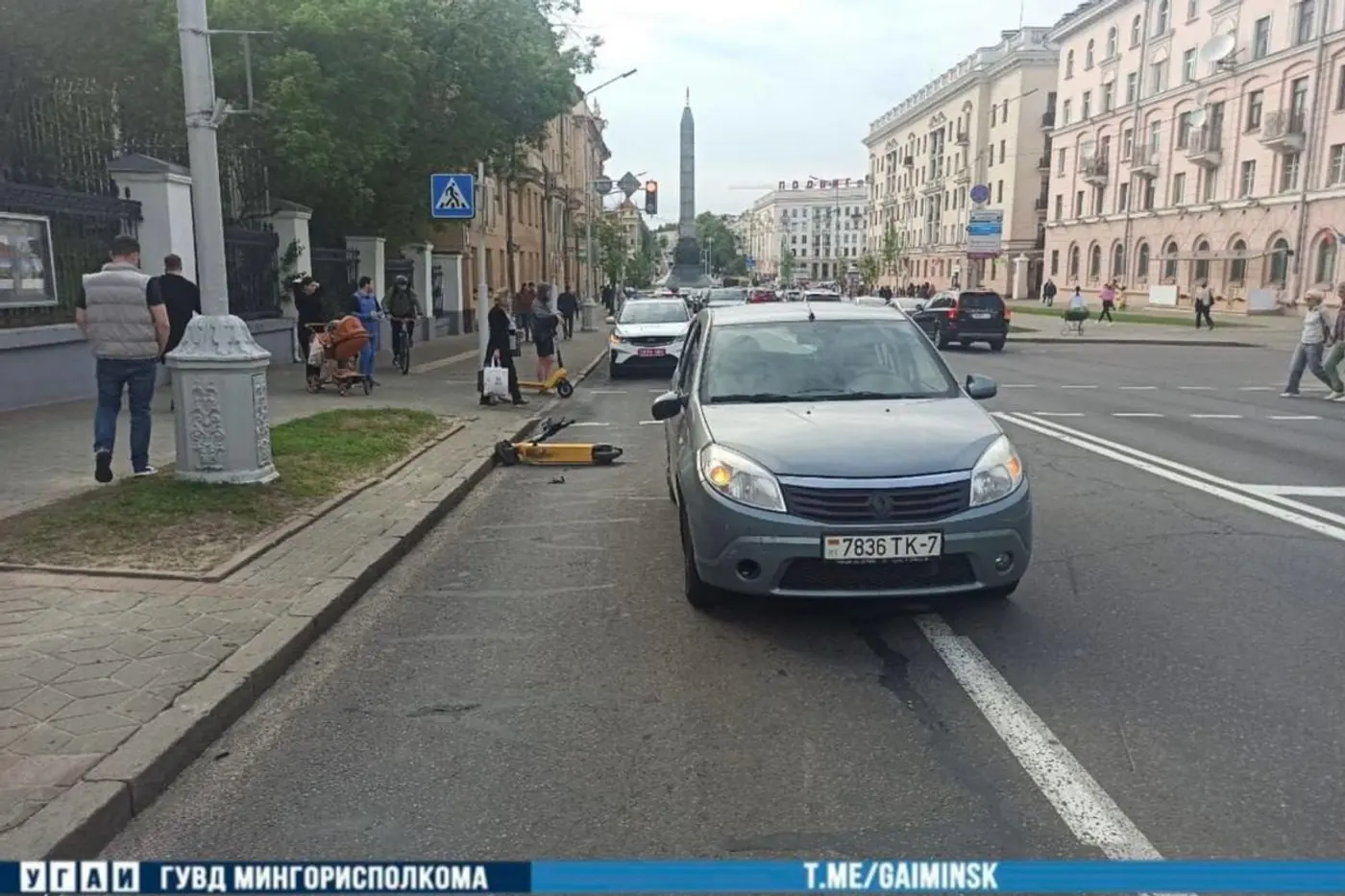 Нарушил ПДД и попал под машину: авария с самокатчиком в Минске
