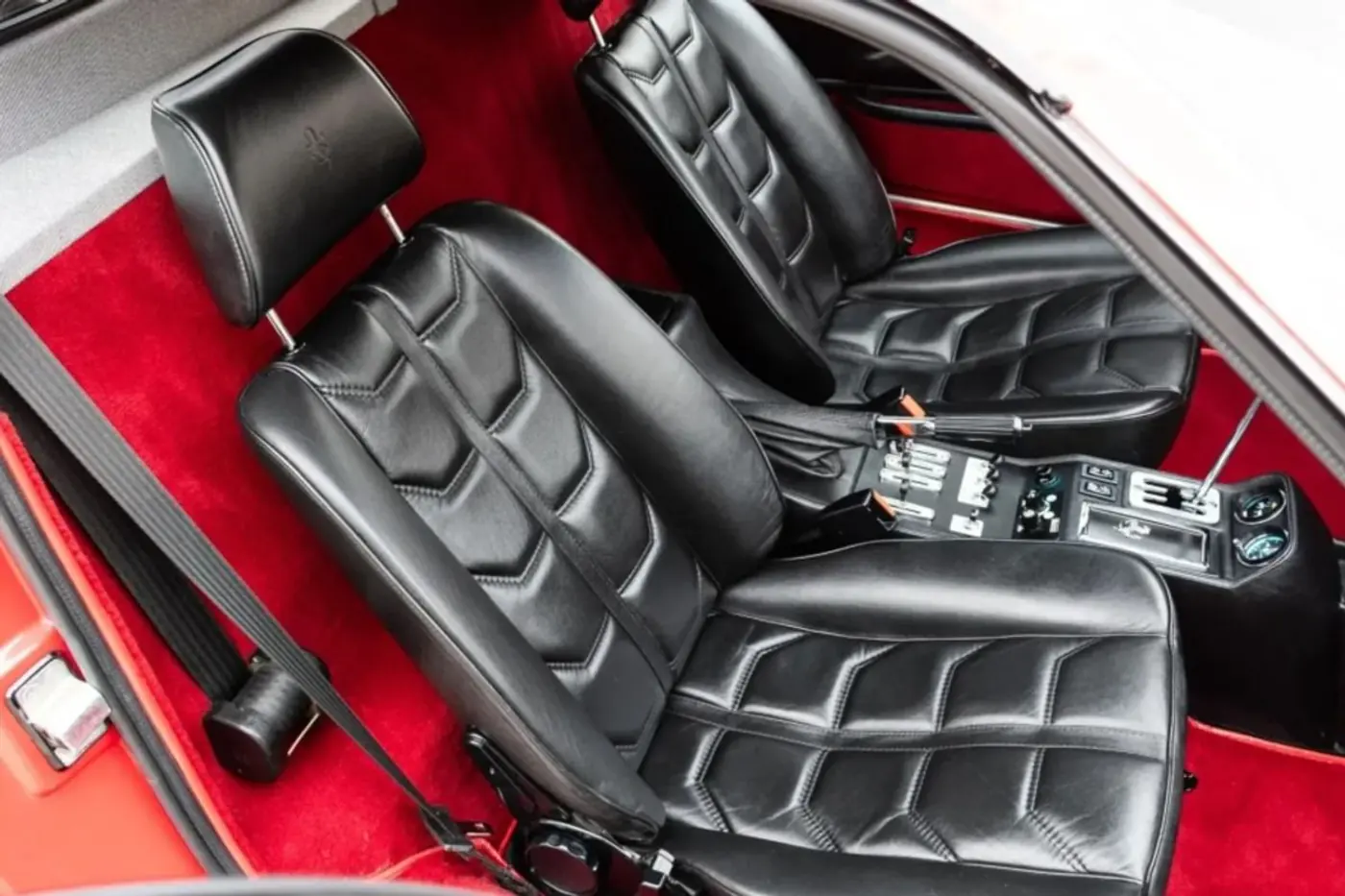 Легендарный Ferrari с минимальным пробегом выставлен на аукцион
