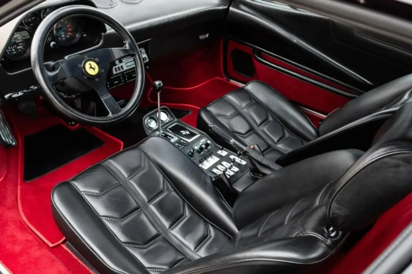 Легендарный Ferrari с минимальным пробегом выставлен на аукцион