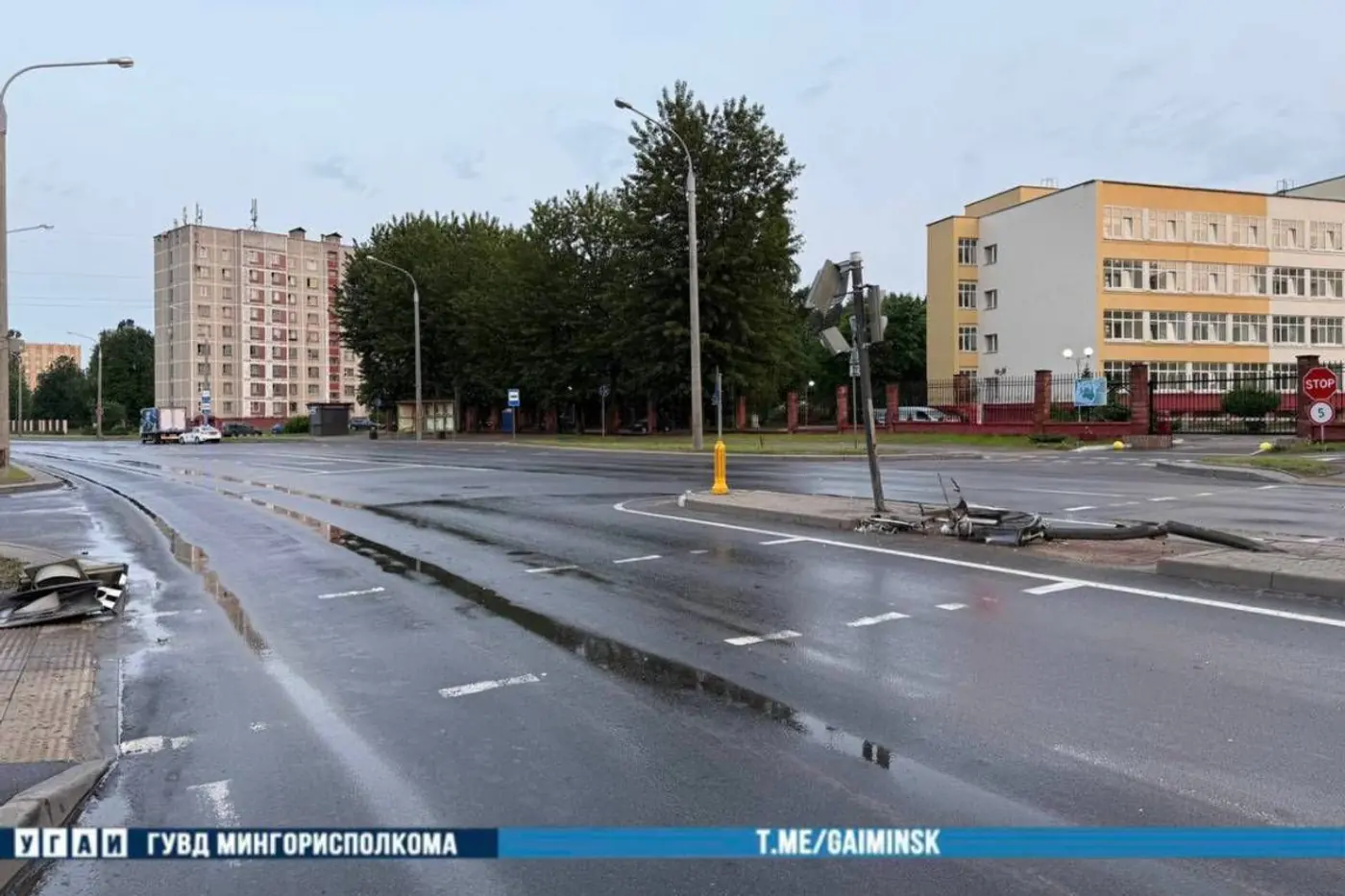 Камера на АЗС зафиксировала аварию грузовика в Минске
