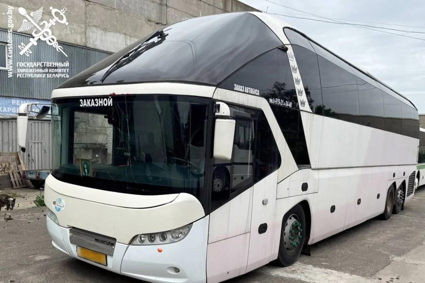 Нелегальную схему по ввозу 30 автобусов раскрыли таможенники