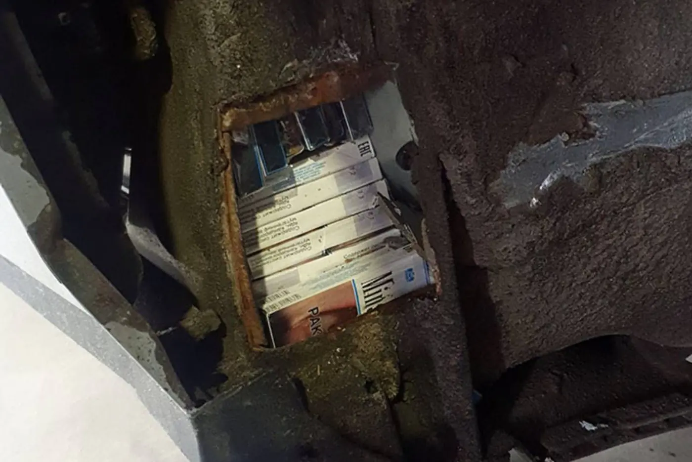 Девять автомобилей с контрабандой задержаны на литовской границе за ночь