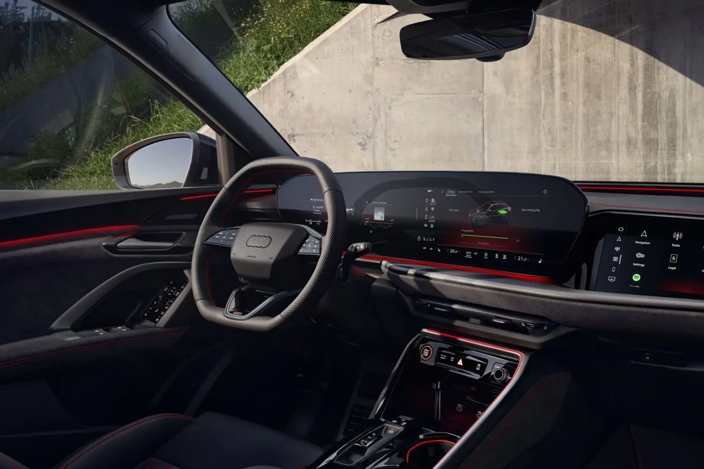 Семейство кроссоверов Audi Q5 пополнили подзаряжаемые гибридные версии