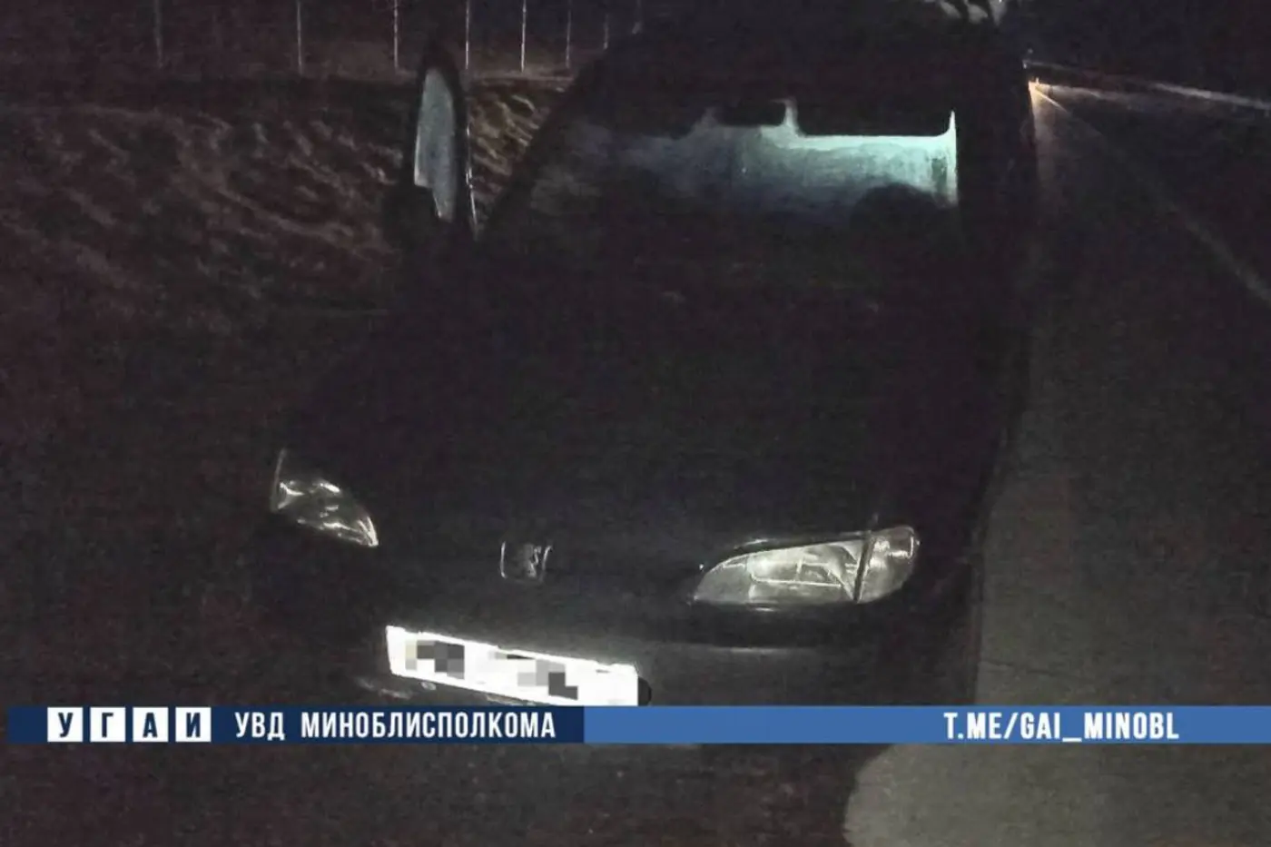 Пассажир выпал из автомобиля бесправника на трассе М3