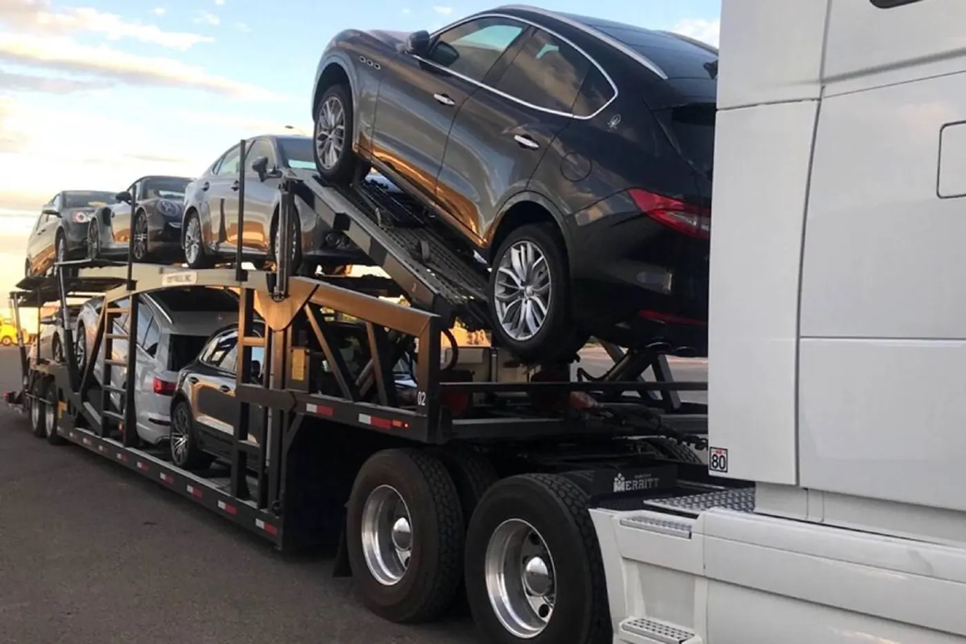 Белорусский автоэкспорт в Россию сократился в три раза, но Ferrari, Lamborghini, Bentley в списке есть