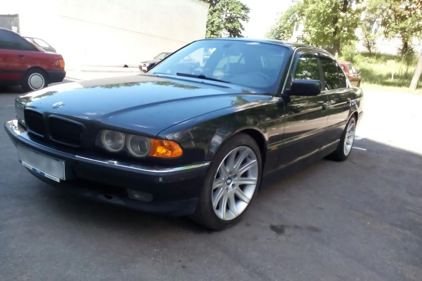Gangsta`s paradise: в эту BMW E38 из Минска вложено больше $25 тысяч