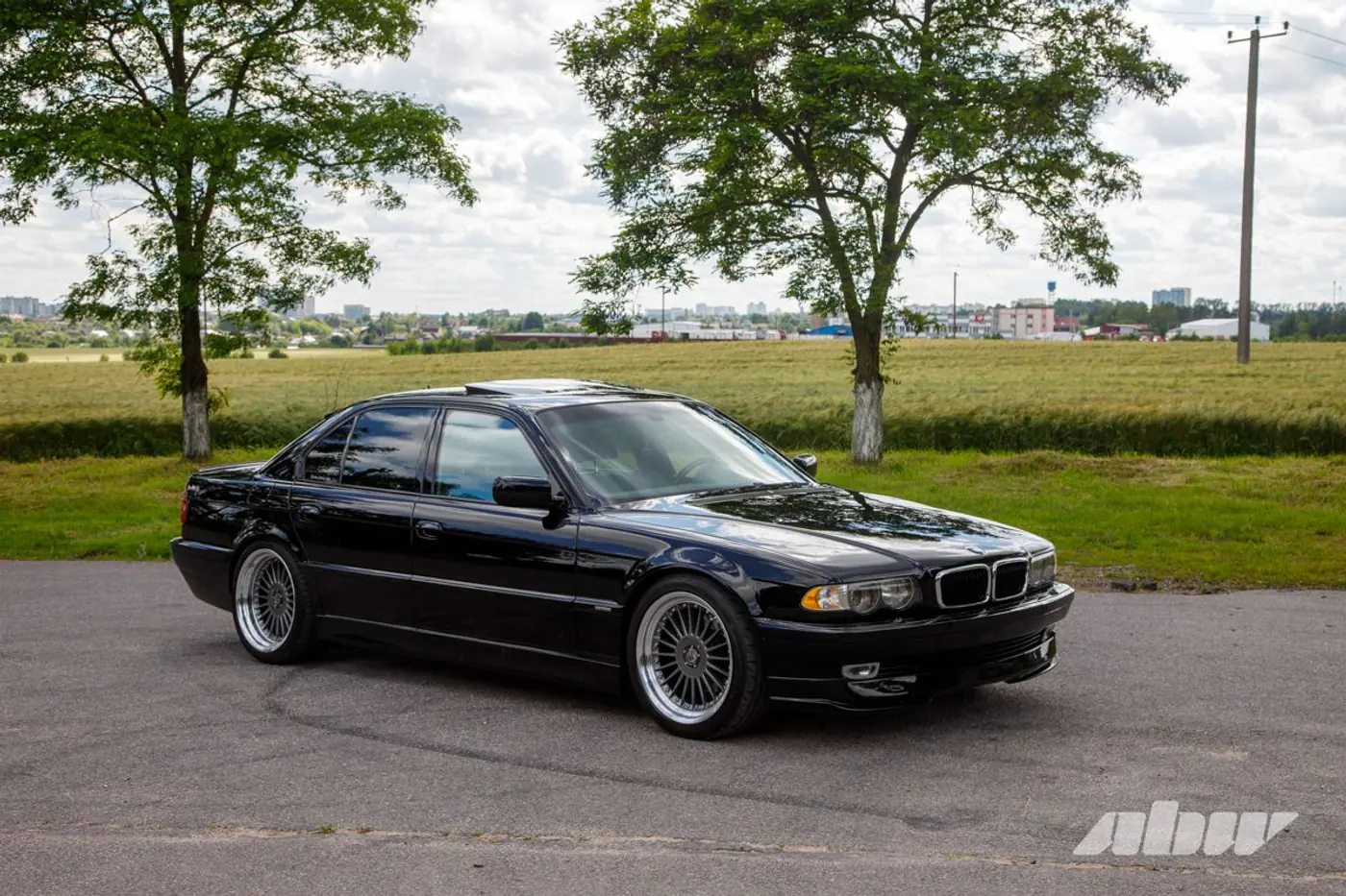 Gangsta`s paradise: в эту BMW E38 из Минска вложено больше $25 тысяч