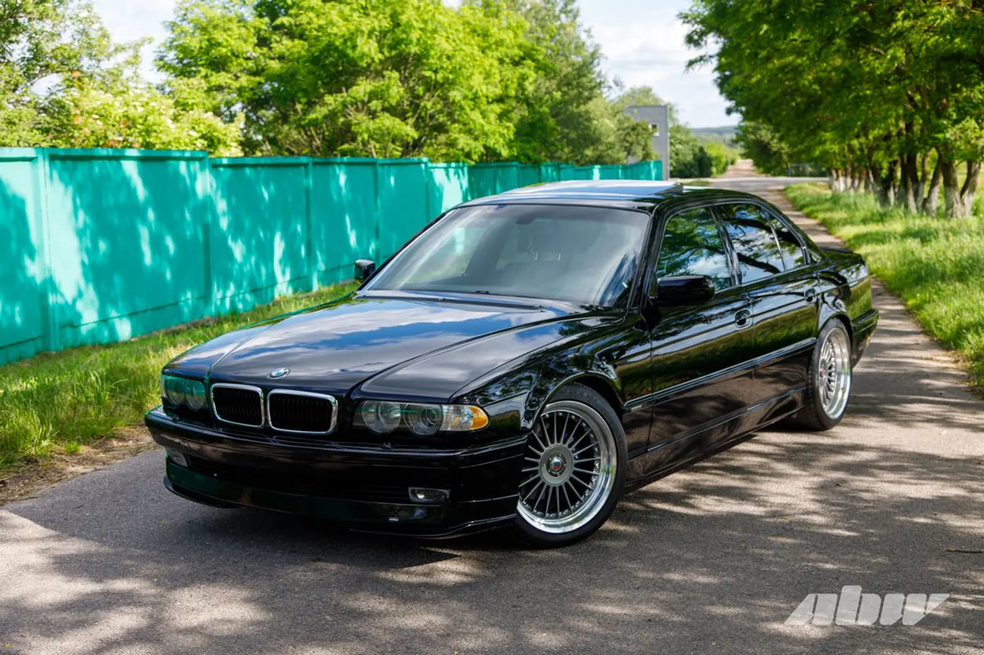 Gangsta`s paradise: в эту BMW E38 из Минска вложено больше $25 тысяч