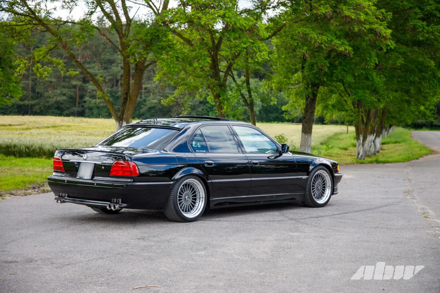 Gangsta`s paradise: в эту BMW E38 из Минска вложено больше $25 тысяч